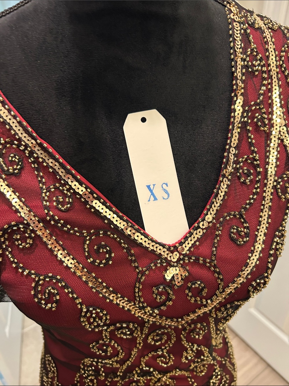 Babeyond Burgundy Flapper Dress with Gold Beading and Headband Feather XS - Picture 15 of 16